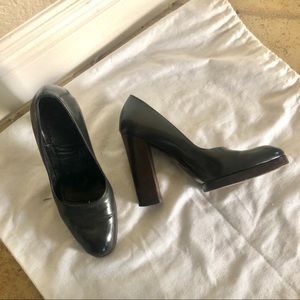 Gucci black leather heels size 6.5B